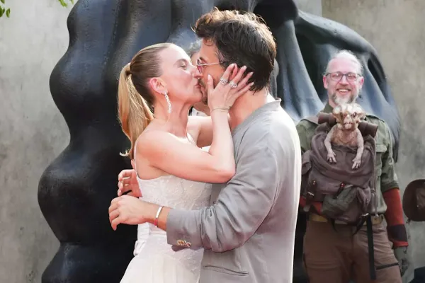 Jonathan Bailey Talks About His Kiss with Scarlett Johansson at 'Jurassic World Rebirth' Premieres